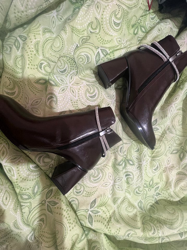 Kahverengi Deri Tokalı Kadın Bot - Görsel 3