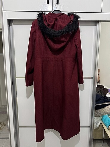 Zara Bordo Kaşe Tesettür Kaban Kürk Detaylı, Sıcak ve Şık Model