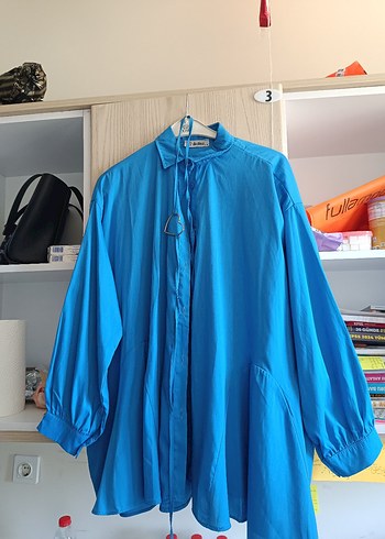 mavi düğmeli belden kemerli yazlık gömlek - Görsel 7