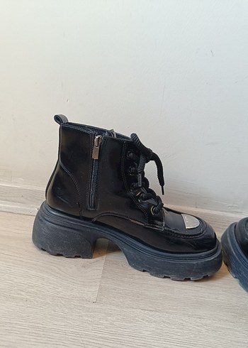 Parlak Siyah Platform Topuklu kar botu. - Görsel 10