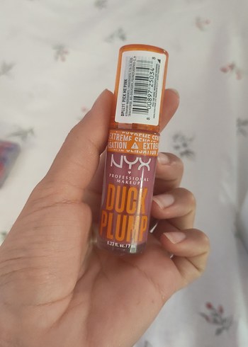 Nyx gloss ruj