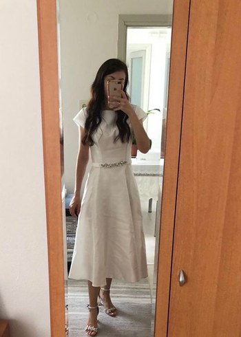 Kısa Kollu Beli Taşlı Beyaz Midi Elbise - Görsel 4