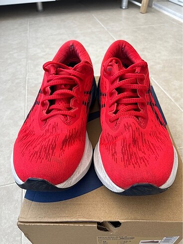 ASICS Novablast 3 , 42,5
