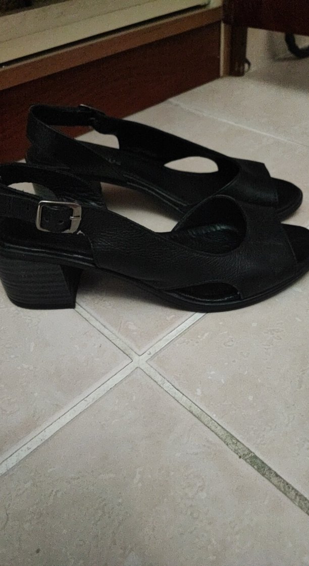 Siyah Tokalı Blok Topuk Kadın Sandalet - Görsel 2