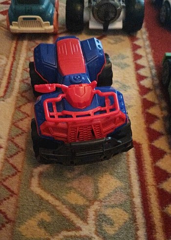 Çok Renkli Oyuncak Arabalar - Görsel 4