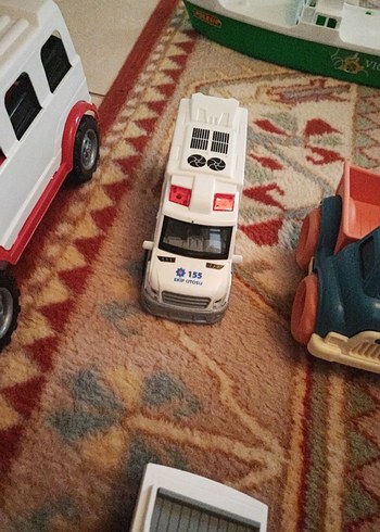 Çok Renkli Oyuncak Arabalar - Görsel 11