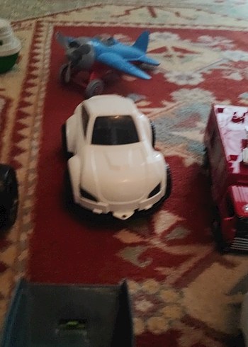 Çok Renkli Oyuncak Arabalar - Görsel 8