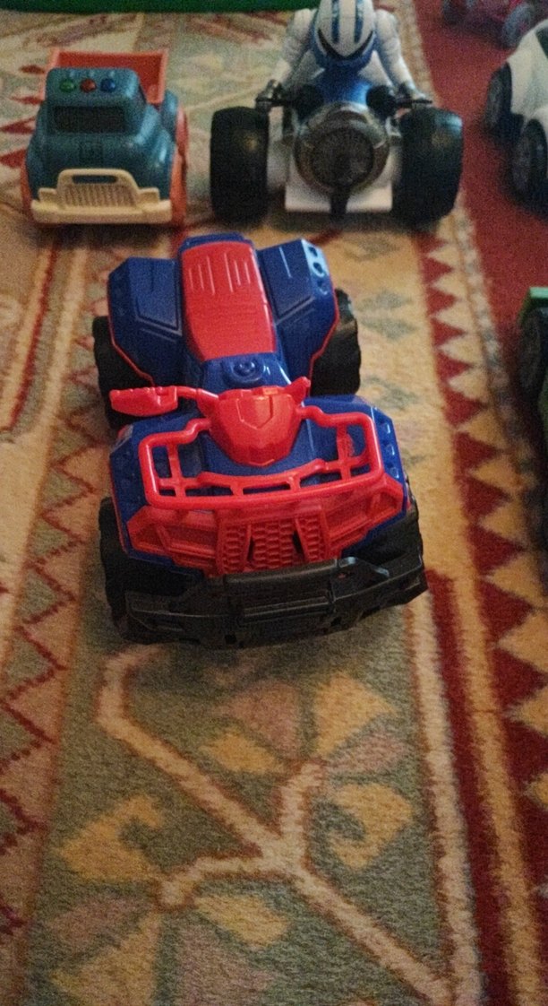 Çok Renkli Oyuncak Arabalar - Görsel 4