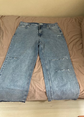 Geniş Kesim Yırtık Denim Kadın Pantolon