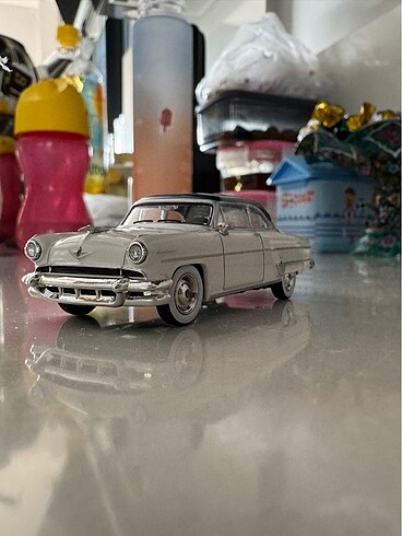 Hot Wheels Ford lincoln capri beyaz mini gt