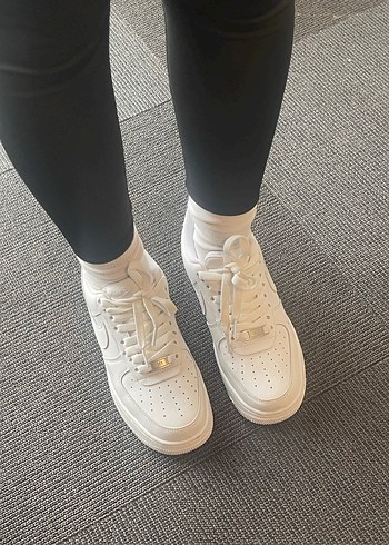 Nike Beyaz Bağcıklı Kadın Spor Ayakkabı - Görsel 4