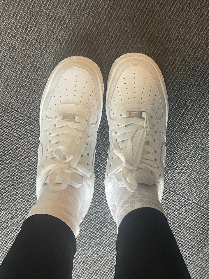 Nike Beyaz Bağcıklı Kadın Spor Ayakkabı - Görsel 2