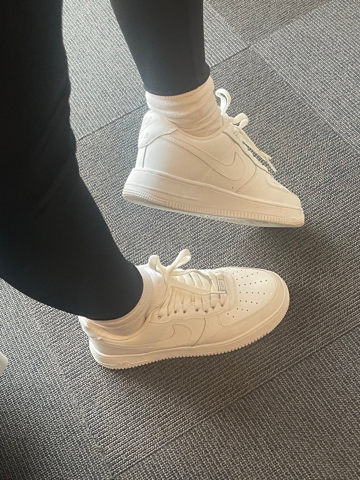 Nike Beyaz Bağcıklı Kadın Spor Ayakkabı - Görsel 3