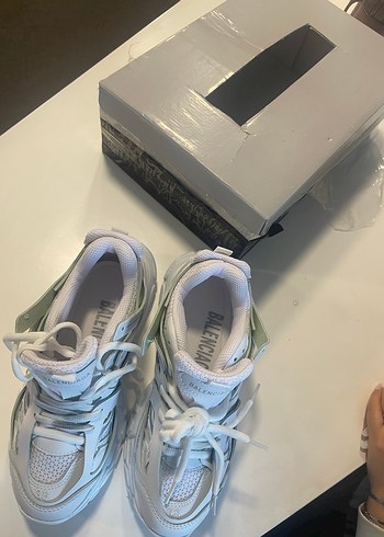 Beyaz Bağcıklı Kadın Spor Ayakkabı - Görsel 2