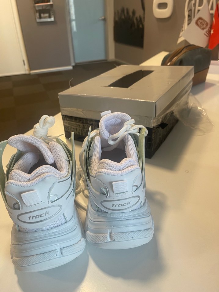 Beyaz Bağcıklı Kadın Spor Ayakkabı - Görsel 4