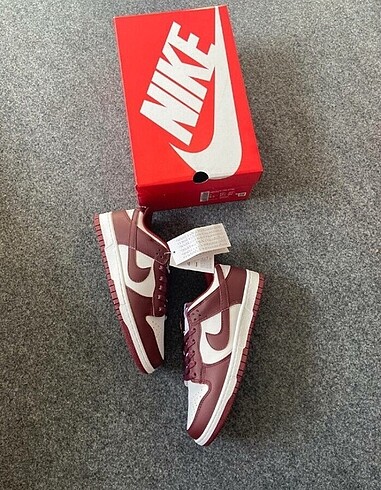 Nike Dunk bordeaux
