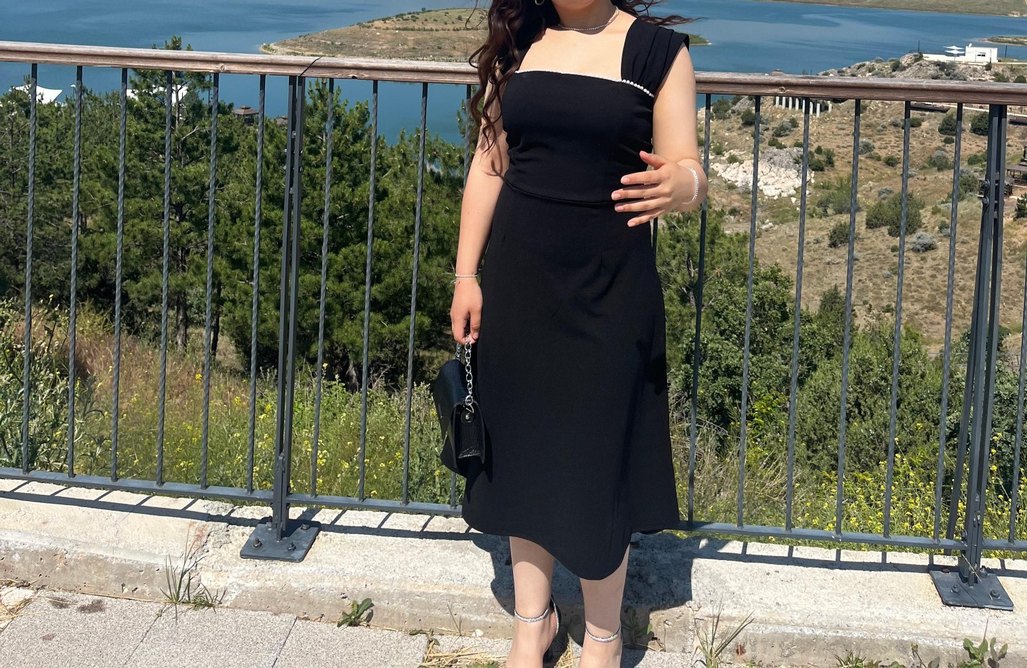 Siyah V Yaka Midi Ofis Elbisesi - Görsel 2