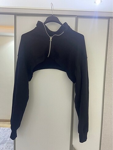 Bershka crop sweat