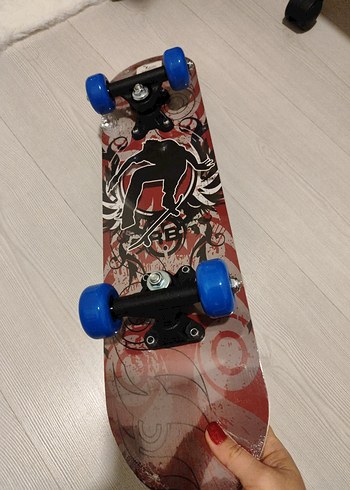 Kırmızı Desenli Kaykay - Görsel 4