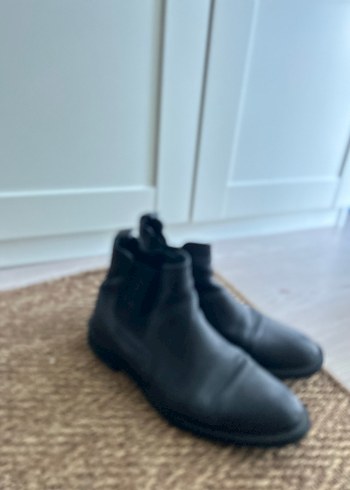 Siyah Erkek Bot - Görsel 2