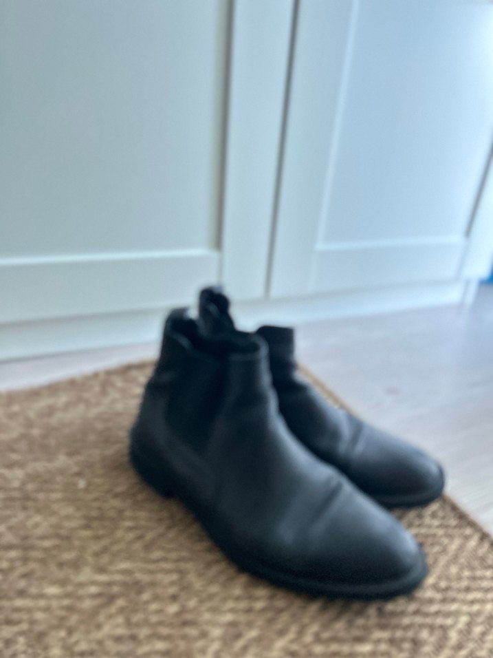 Siyah Erkek Bot - Görsel 2