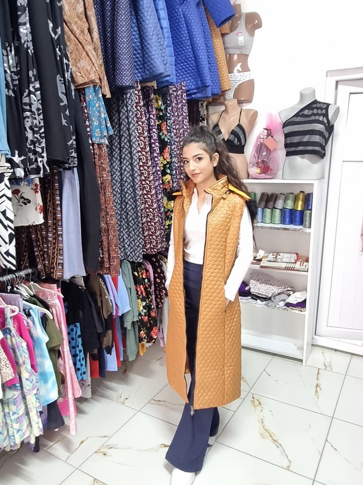 Kürklü Kapüşonlu Uzun Kadın Yelek - Görsel 2