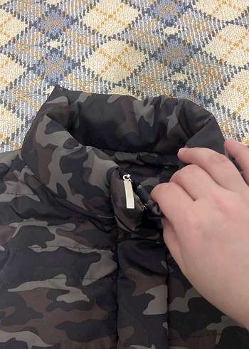 Kamuflaj Desenli Kadın Şişme Yelek - Görsel 2