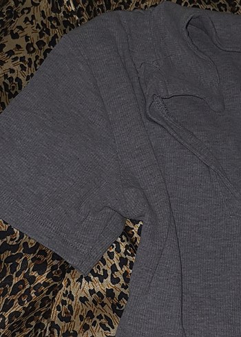 Gri Kısa Kollu Fitted Bluz - Görsel 2