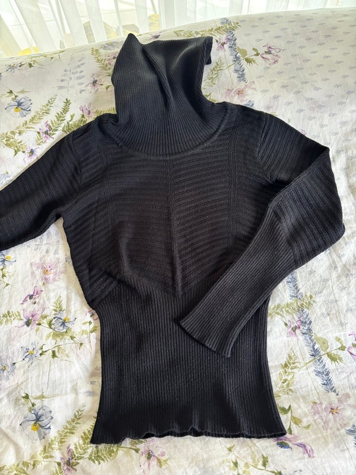 Siyah Boğazlı İnce Triko Kadın Kazak - Görsel 3