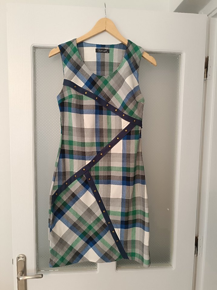 Düğmeli Ekose Midi Elbise - Görsel 4