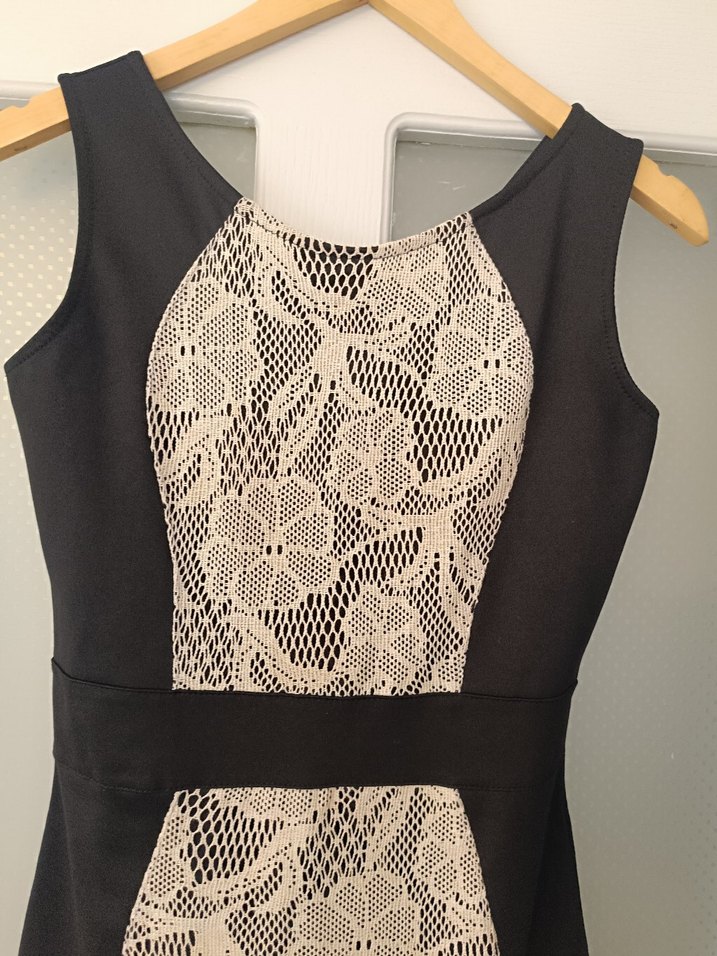 Dantel Detaylı Siyah Midi Elbise - Görsel 3