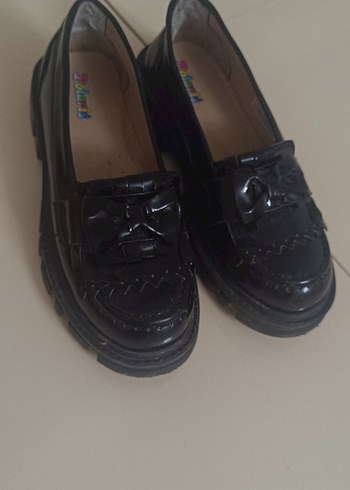 Kız Çocuk Siyah Tokalı Rugan Loafer Ayakkabı - Görsel 2