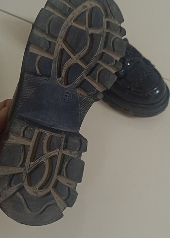 Kız Çocuk Siyah Tokalı Rugan Loafer Ayakkabı - Görsel 5