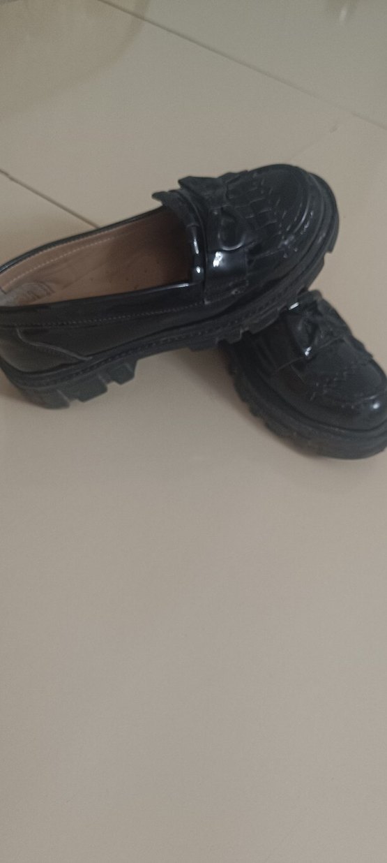 Kız Çocuk Siyah Tokalı Rugan Loafer Ayakkabı - Görsel 3