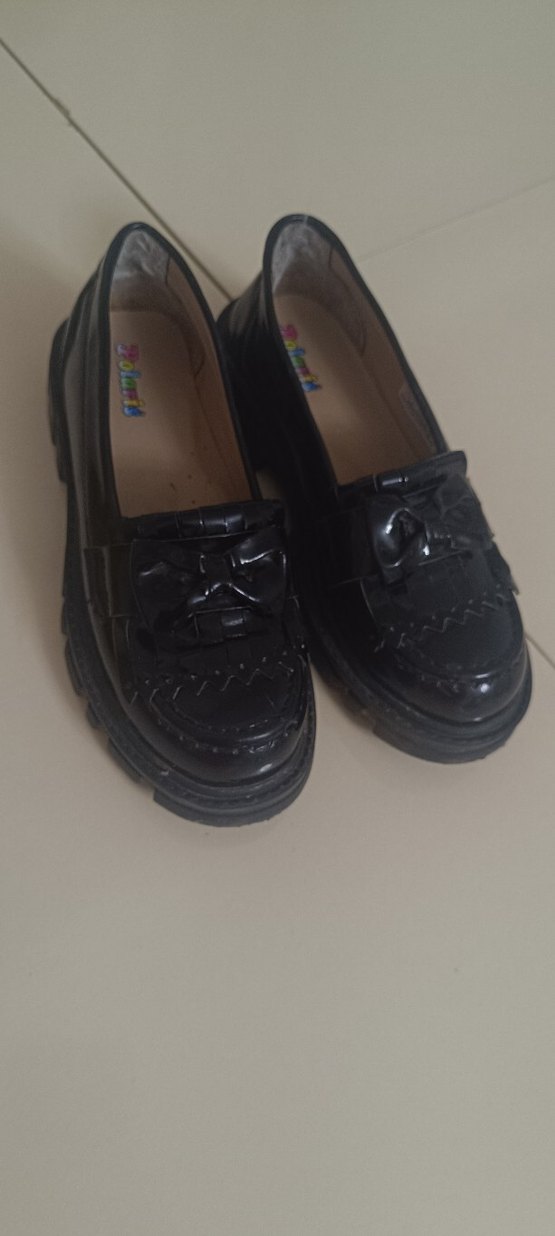 Kız Çocuk Siyah Tokalı Rugan Loafer Ayakkabı - Görsel 2