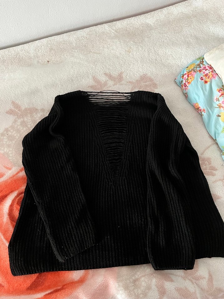 Siyah V Yaka Örgü Kadın Kazak - Görsel 2