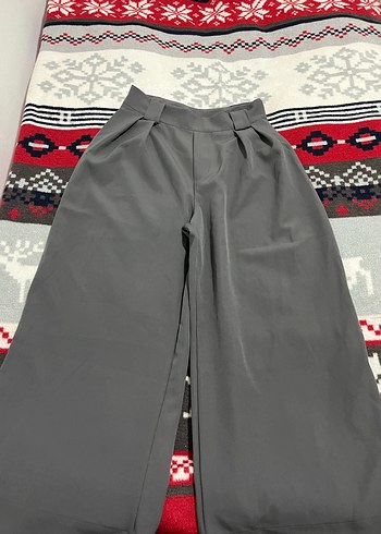 Gri Kadın Pilili Salaş Kumaş Pantolon - Görsel 2