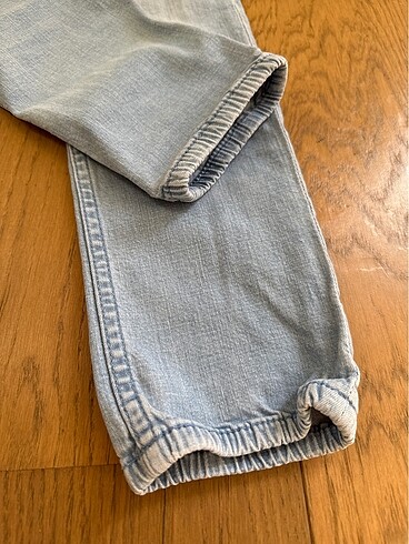 7 Yaş Beden mavi Renk H&M 6-7 Yaş (122 Beden) Kız Çocuk Açık Mavi Jogger Kot Pantolon