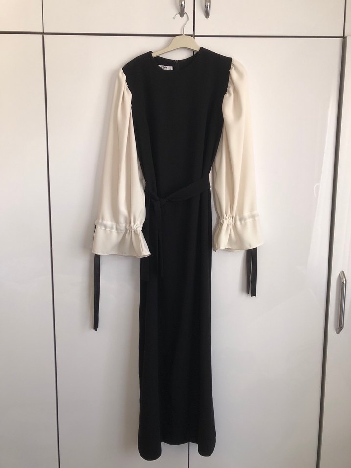 Uzun geniş Kollu,  Siyah Elbise - Görsel 2