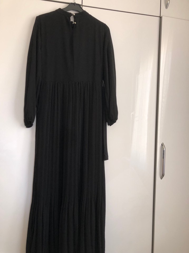 Siyah Uzun Piliselş Elbise - Görsel 2