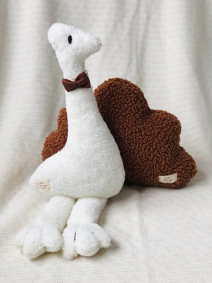 Beyaz ve Kahverengi Peluş Oyuncak Kuğu - Görsel 3