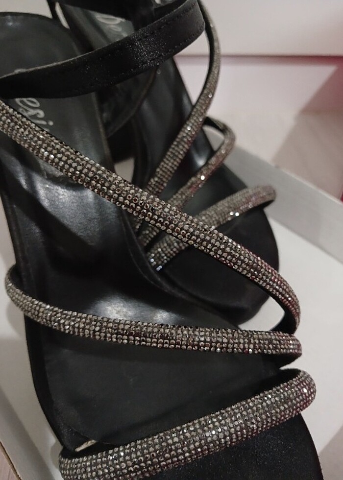 Topuklu ayakkabı - Görsel 3