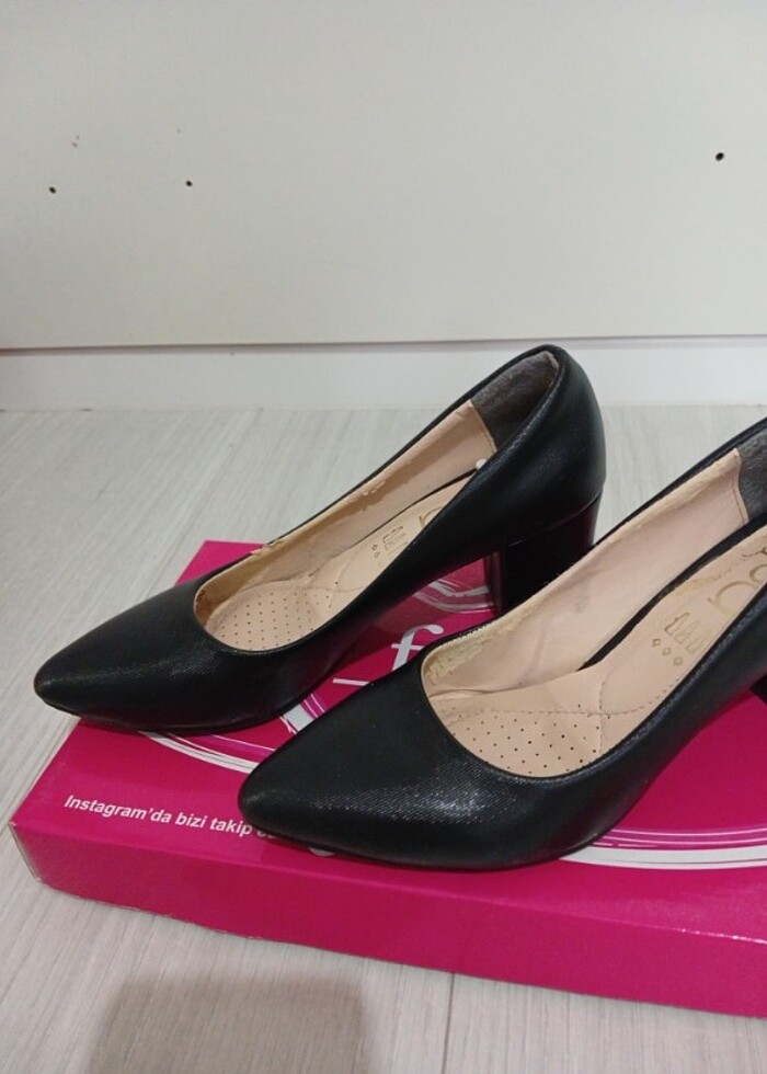 Sıyah topuklu ayakkabı - Görsel 2