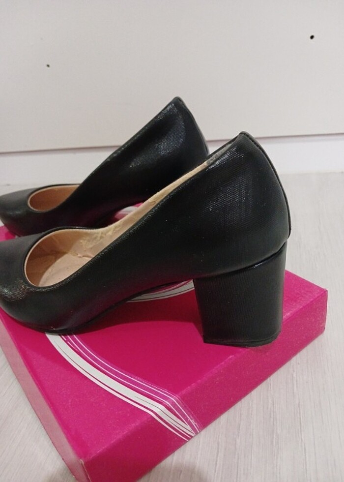 Sıyah topuklu ayakkabı - Görsel 3