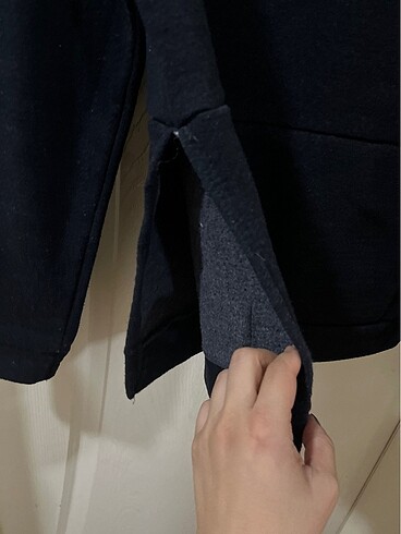 Diğer Yanları yırtmaçlı sweat