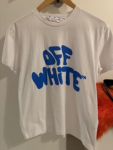Off-White tshirt Orjinaldir.