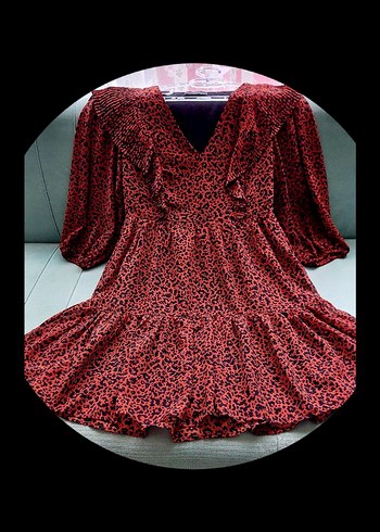 Bordo V Yaka Fırfırlı Mini Elbise