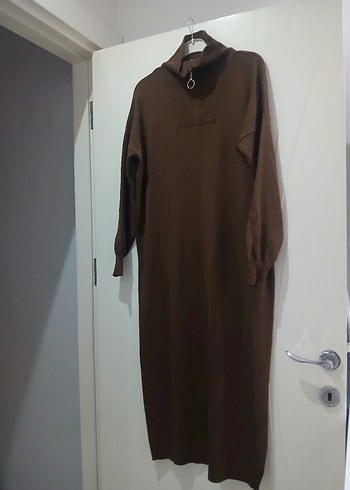 Fermuarlı Yarım Boğazlı Kahverengi Triko Elbise - Görsel 3