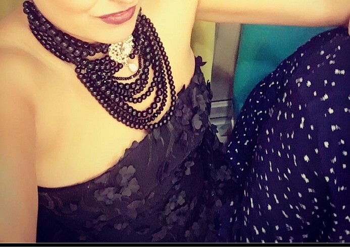Siyah inci kolye