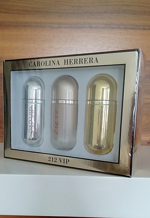 Carolina Herrera 212 VIP tester serisi